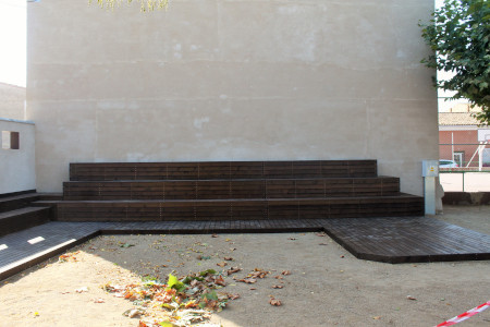 grades de fusta per l'escola