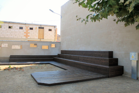 grades de fusta per l'escola